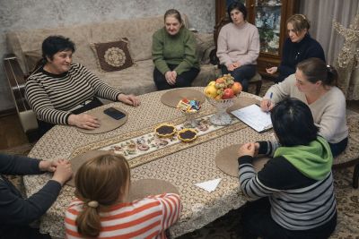 Воркшоп с группой женщин в Сенаки