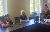 შეხვედრა თვითდახმარების ჯგუფის წევრებთან